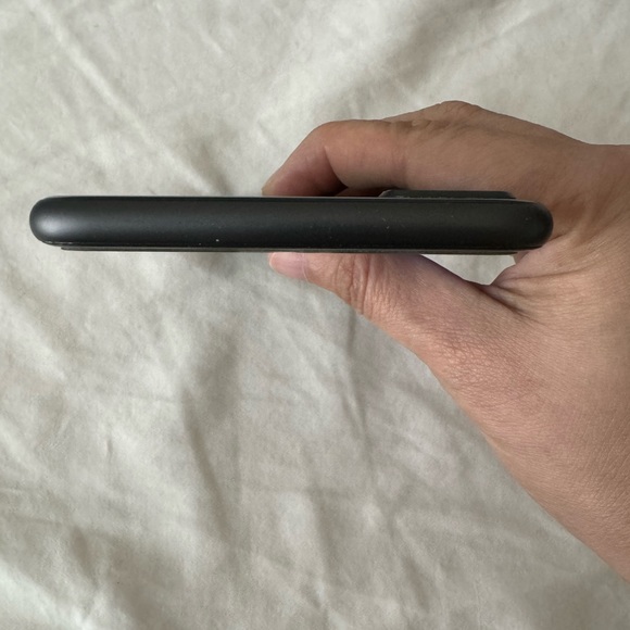 Iphone 8 Plus Unlocked 256GB Black with OtterBox case - Picture 6 of 12